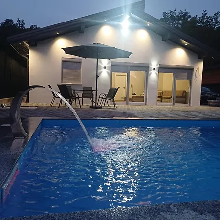 Villa Una Verde Villa