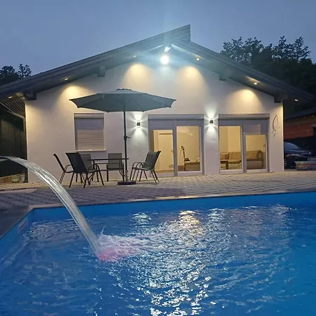 Villa Una Verde Villa