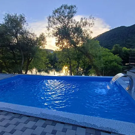 Villa Una Verde Villa